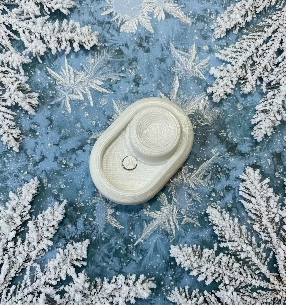 Single Snappy Frost Bite Toy - Limited Edition Fidget Keychain in Click style displayed on frosted snowflake background. Compact and keychain-ready design.